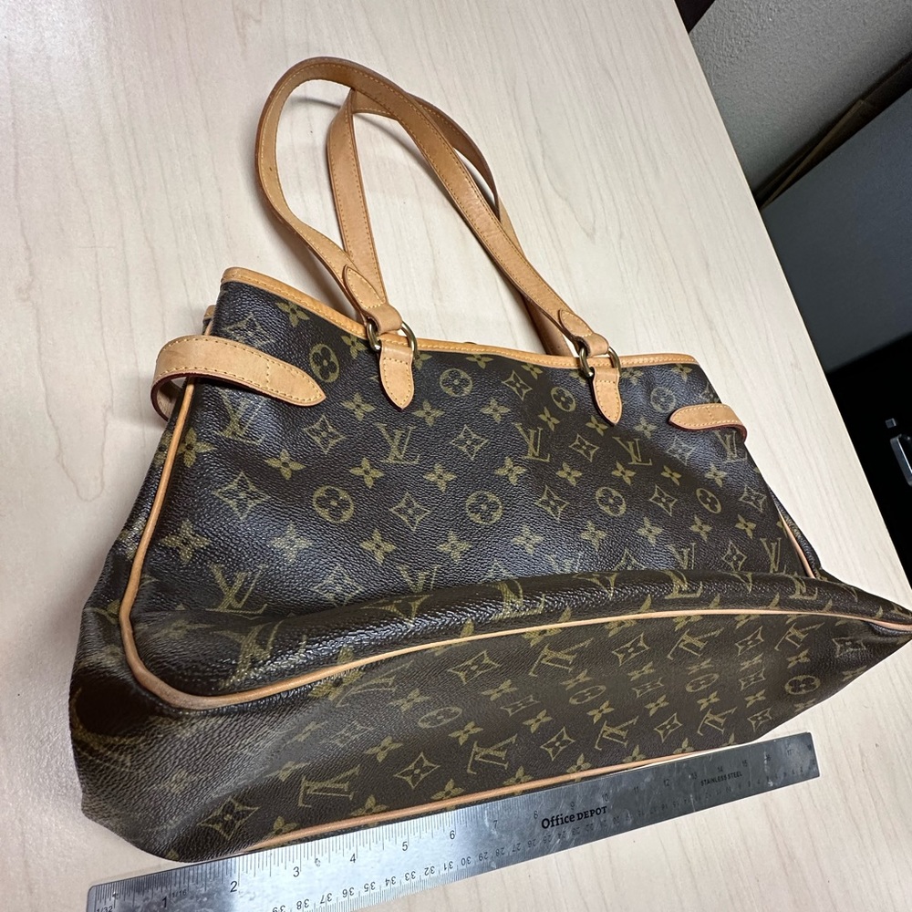 WOW POSHMARK - ONE OWNER = ME - Authentic Louis Vuitton Batignolles GM YEAH!!! - Picture 8 of 16